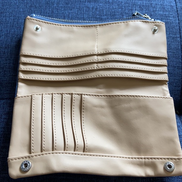 Guess wallet - Picture 2 of 3